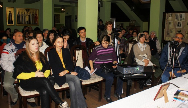 Curtea Brâncovenească. Află cum se formează caracterul - conferintacurteabrancoveneasca1-1391612299.jpg