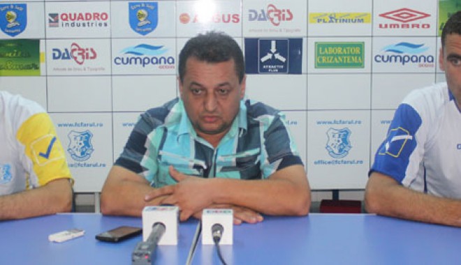 Antrenorul Alin Artimon a semnat contractul cu FC Farul - conferintafarul1-1346778340.jpg