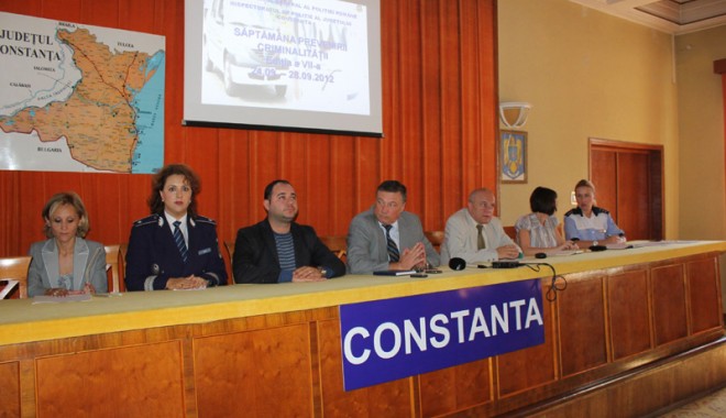 Iată ce activități vor desfășura polițiștii în următoarele zile - conferintaipj14-1348514187.jpg