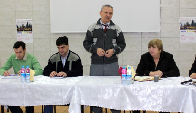 De 1 Decembrie, toată lumea aleargă la Cros! - conferintaliceulinternational32-1322511915.jpg