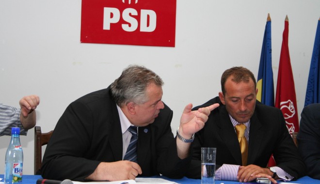 EXCLUSIV Cuget Liber / Cum stau Mazăre și Constantinescu în lupta cu Chiru și Palaz - conferintamazarenicusorpsdgf11-1326801794.jpg