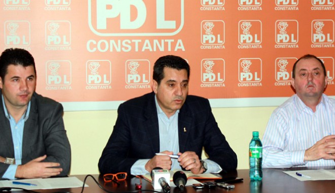 PDL Constanța strânge semnături pentru a ataca în instanță hotărârea privind majorarea gigacaloriei - conferintapdl3-1365948765.jpg