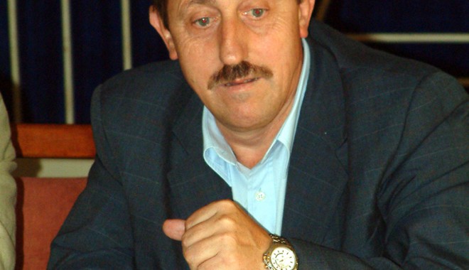 Donțu se pregătește  de logodna cu UNPR - conferintapsddontu1-1323441941.jpg
