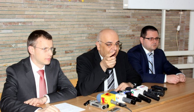 Spitalul județean trebuie să renunțe la obiceiul de a trimite bolnavii după medicamente! - conferintaspitalraedarafat2-1365017412.jpg