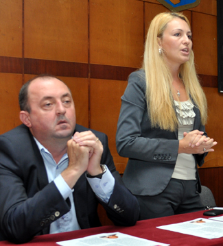Chirilă se aruncă în luptă cu Maria Stavrositu - confpdl13-1317743319.jpg