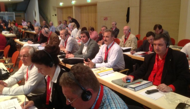 Zece români la Congresul Federației Europene a Transportatorilor - congres-1369836796.jpg
