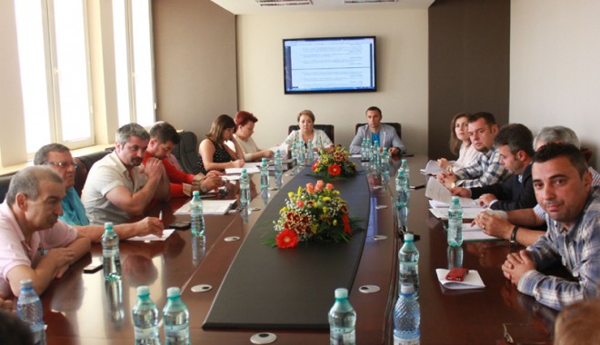 Consilierii din Mangalia  au aprobat decontarea  transportului personalului didactic - consilieriidinmangalia-1386354585.jpg