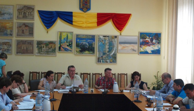 Consilierii din Medgidia au majorat bugetul spitalului municipal - consilieriidinmedgidia440-1412960426.jpg