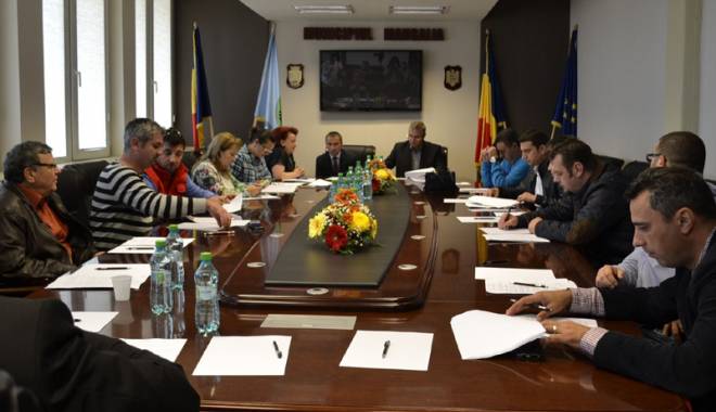 Consilierii locali din Mangalia acordă ajutoare copiilor defavorizați - consilieriilocalidinmangalia-1415118457.jpg