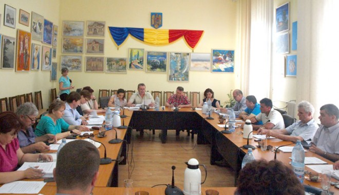 Ce s-a discutat la ședința Consiliului Local Municipal Medgidia - consilieriilocalidinmedgidia4114-1414753353.jpg