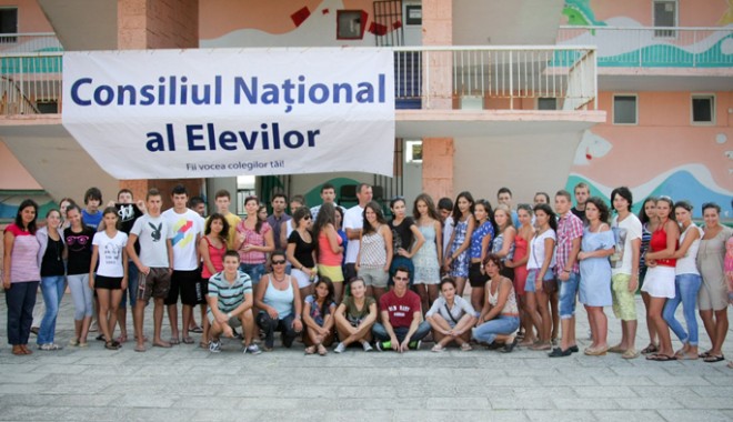 Consiliul Elevilor Constanța,  premiat în cadrul școlii de vară de la Eforie - consiliul20national20al20elevilo-1314719081.jpg
