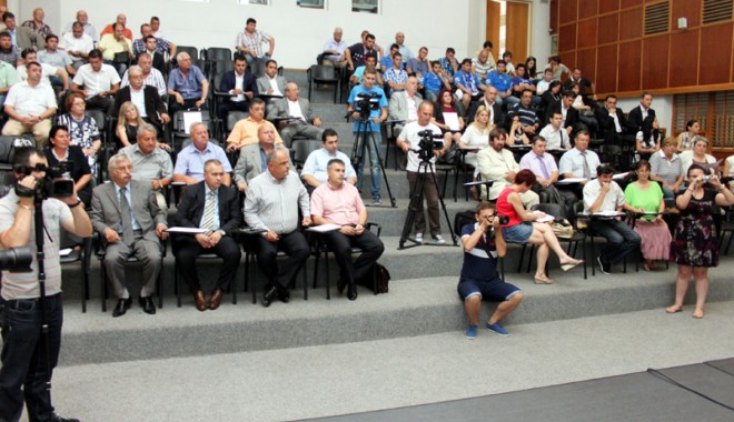 Consilierii vor să reabiliteze sistemul de irigații din județ la standarde europene - consiliuljudetean25-1345217849.jpg
