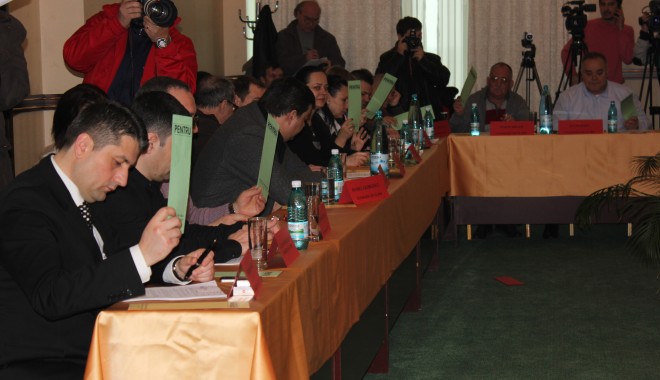 Consilierii locali au avizat pozitiv împrumutul de 37 de milioane de euro - consiliullocal2-1332754451.jpg