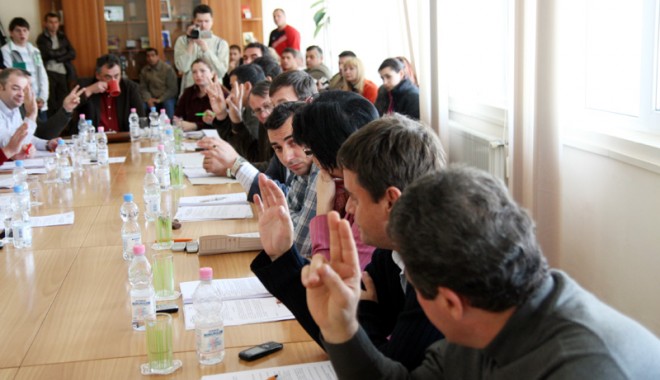 Pacea dintre Tusac și consilierii locali, o sabie cu două tăișuri - consiliullocalmangalia362-1318165135.jpg