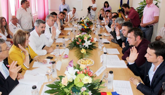 Consilierii Mangaliei - afaceri bănoase și averi impresionante - consiliulocalmangalia69-1342357096.jpg