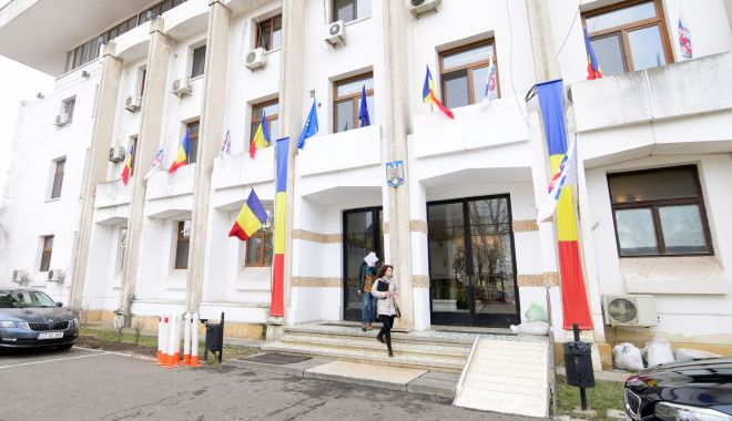 Primăria Constanța acordă bani pentru bonele copiilor - constantabanipentrubone-1590929586.jpg