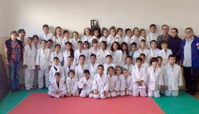Constanța își pregătește viitorii campioni la judo - constantajudo-1446059263.jpg