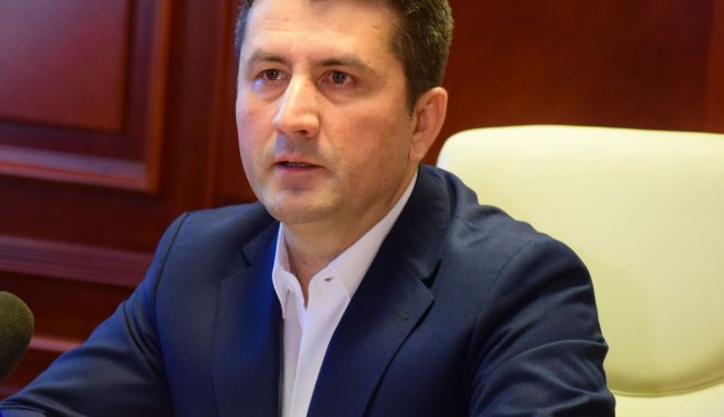 Primarul Decebal Făgădău: 