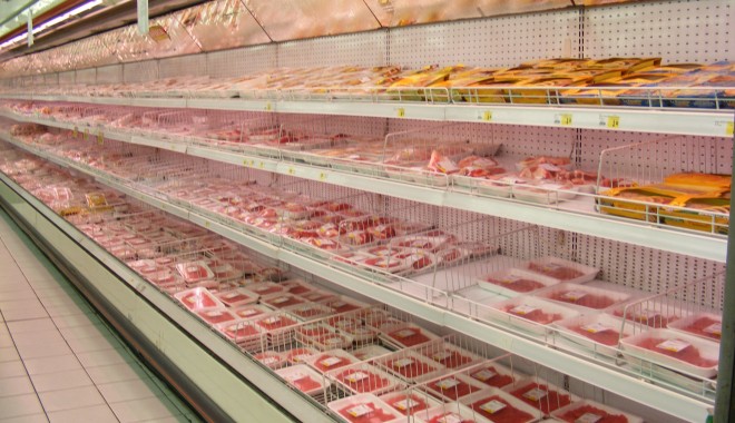 Constanța / Peste 11 tone de produse alimentare, aruncate în câteva zile - constantaprodusealimentare-1393247652.jpg