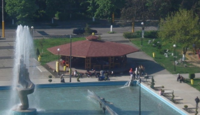 Cât cheltuiește Primăria Constanța pentru foișoarele pensionarilor - constantatheea140530-1333657828.jpg