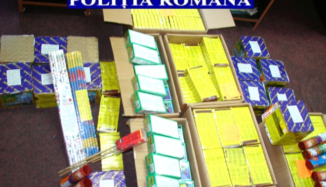 Constănțean cercetat pentru că a vândut ilegal aproape 2 tone de petarde - constantean-1482762493.jpg