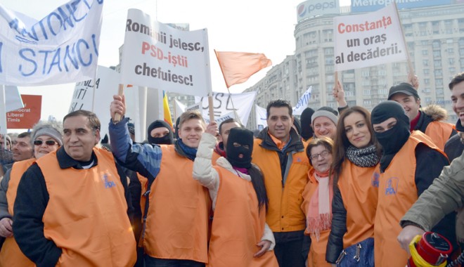 Constănțenii din PDL au protestat la București - constanteniidinpdlauprotestat-1391956851.jpg