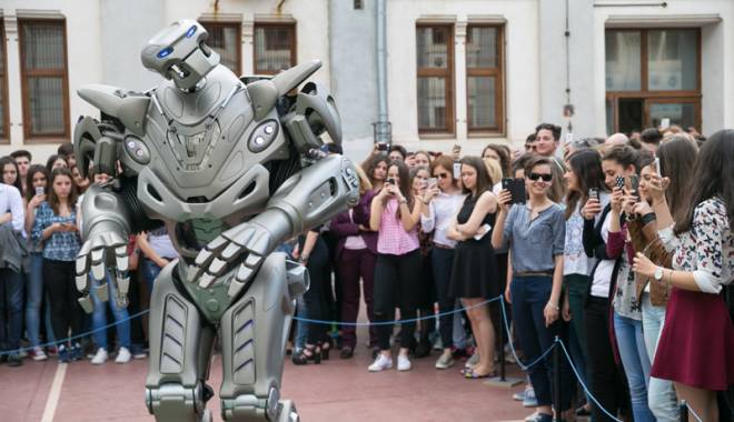 Constănțenii își vor face selfie cu Titan the Robot - constanteniiisivorfaceselfiecuti-1432660159.jpg