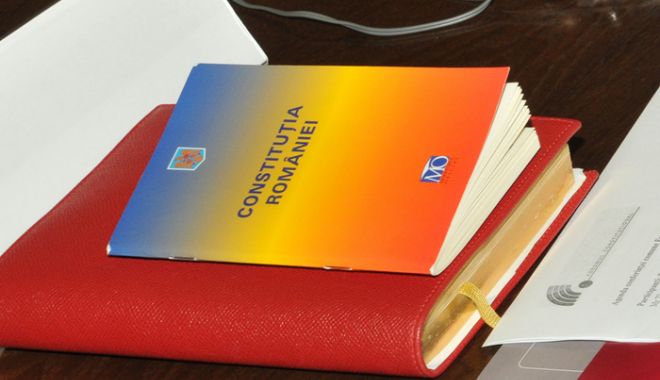 PSD vrea referendum pentru revizuirea Constituției înainte de alegerile prezidențiale - constitutiaromaniei-1562760974.jpg