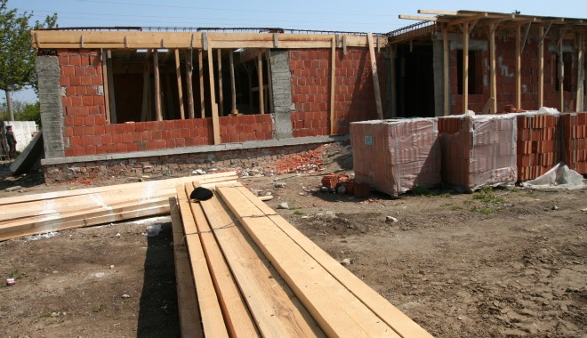 A crescut numărul de autorizații de construire eliberate în sud - estul țării! - constructie-1377676790.jpg