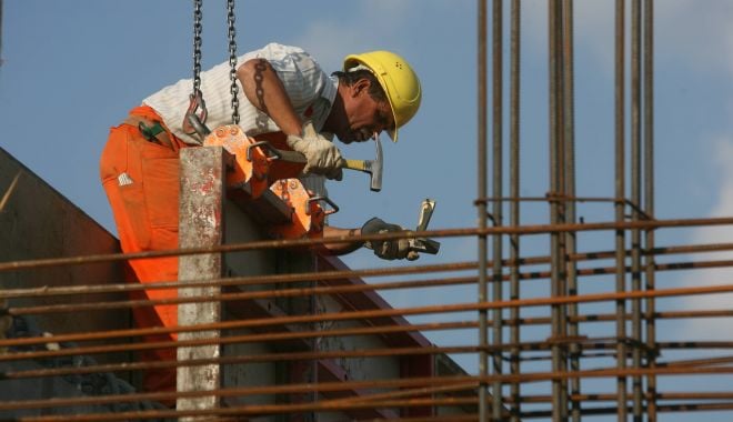 Peste 400 locuri de muncă vacante în Spaţiul Economic European - constructie-1633516819.jpg