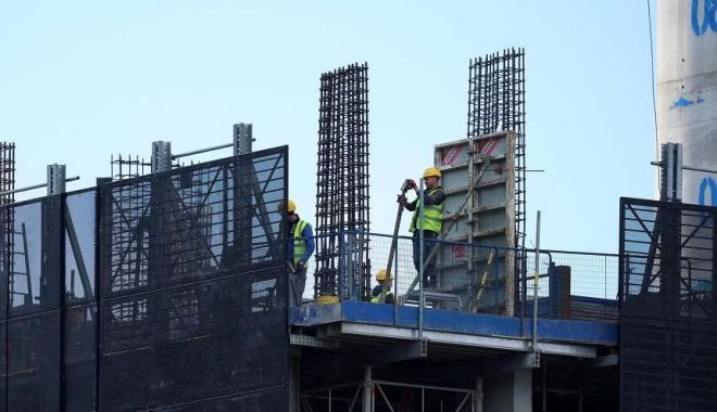 Marea Britanie relaxează regulile de viză pentru a atrage muncitori în construcţii - constructii-1689614376.jpg