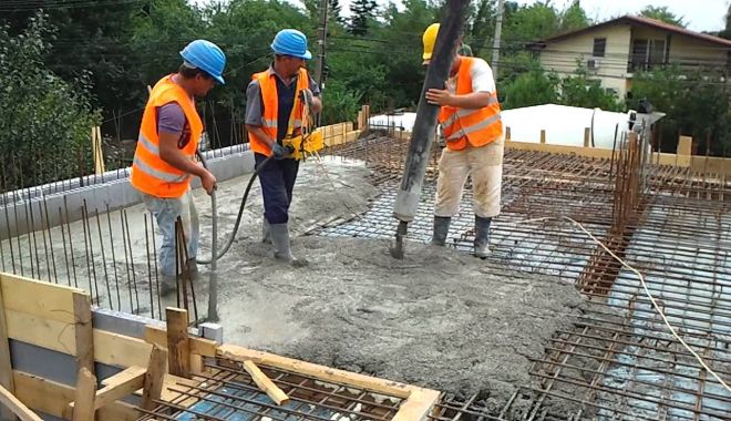 Ciolacu a anunțat cu cât vor crește salariile din construcții, agricultură și industria alimentară