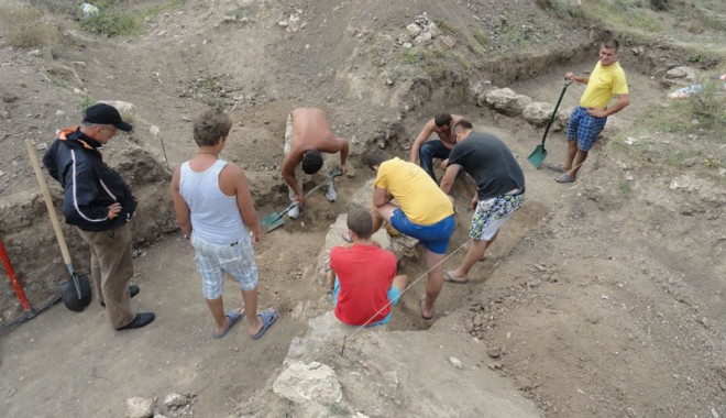 Ce ascund arheologii din Mangalia de vânătorii de comori - constructiiantice1-1347215618.jpg