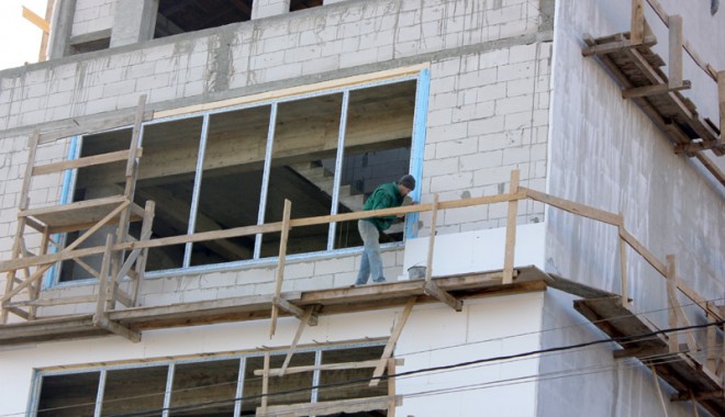 Afacerile anului 2012 pentru constructorii și producătorii de materiale constănțeni - constructori1-1325789325.jpg
