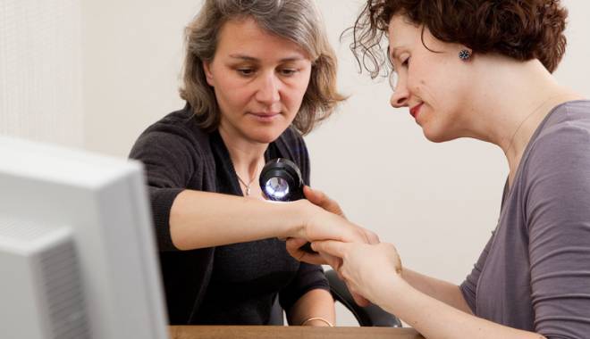 Consultații dermatologice gratuite în stațiunile de pe litoral - consultatiidermatologice-1435328075.jpg