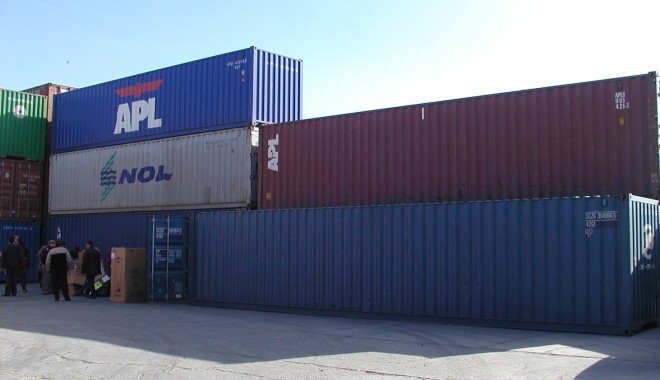 Jucării contrafăcute în terminalul de la Agigea - container-1323336274.jpg