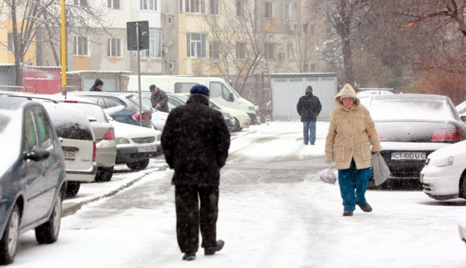 Continuă ninsorile și se anunță minime de -10 grade Celsius - continuaninsorile-1390753216.jpg