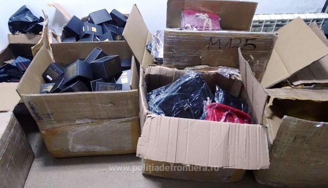 Mii de articole textile, încălțăminte și parfumuri, confiscate la frontieră - contrabanda-1539339421.jpg