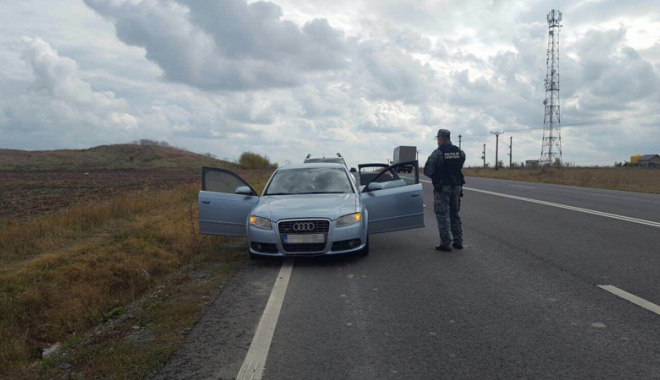 Contrabandiști  din Constanța, lăsați fără mașină și țigări - contrabandistii2-1476376503.jpg