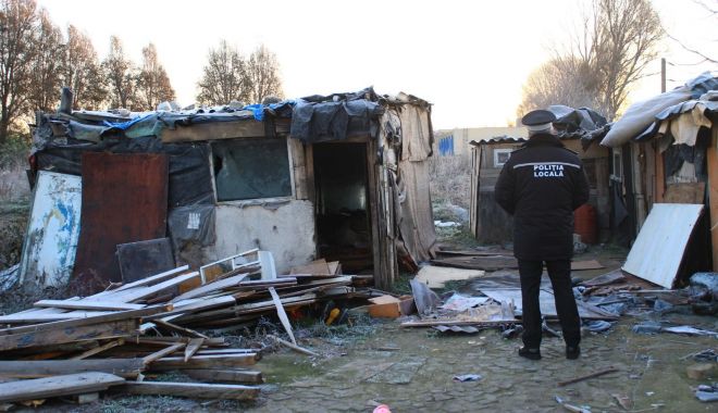 Polițiștii locali, în control la locuințele improvizate din Constanța - controale1-1575585236.jpg