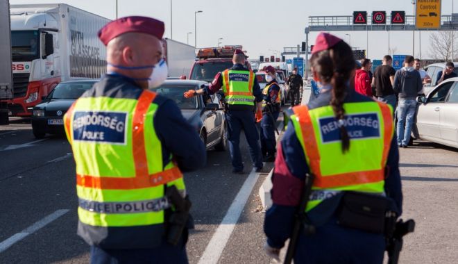 Controalele de la frontiera cu Cehia care blochează ruta migranţilor spre Germania frustrează Slovacia - controalecehia-1668186450.jpg