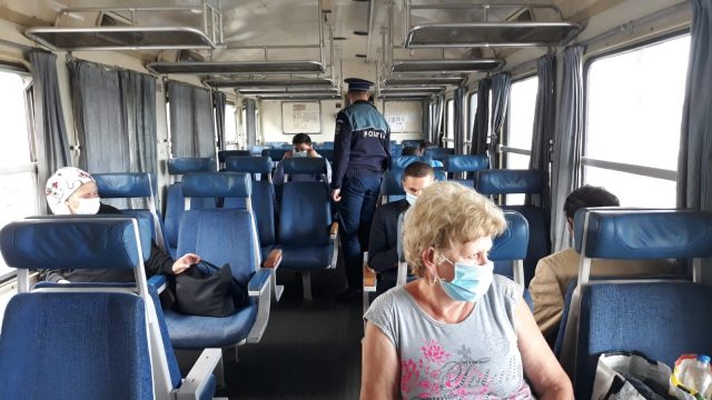 Mii de călători din trenuri, în vizorul Poliției! Au curs amenzile! - control-1605864115.jpg