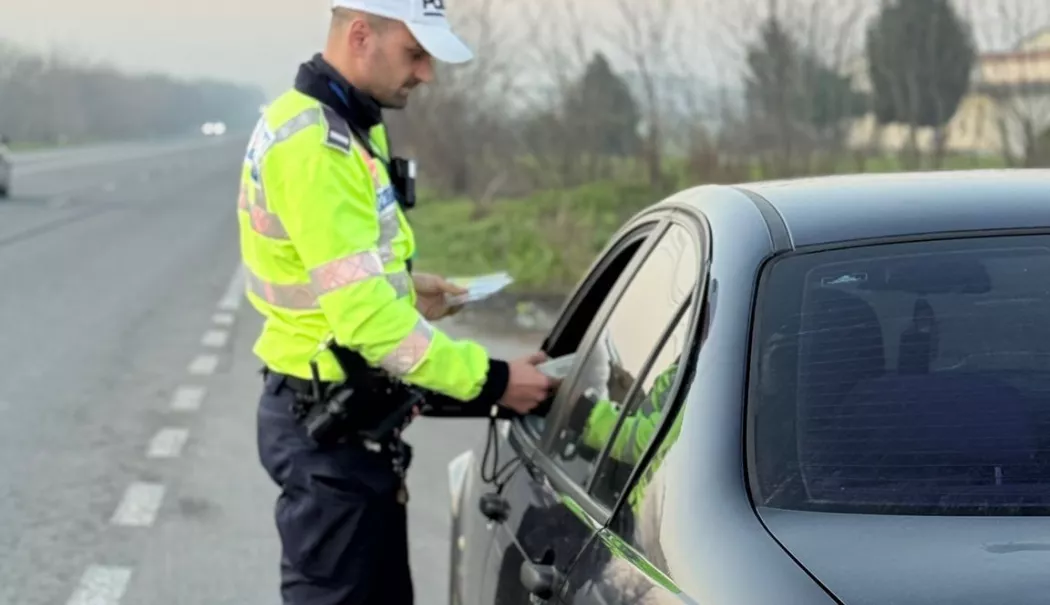 Zeci de persoane legitimate în urma acțiunilor polițiștilor din Constanța și Mangalia