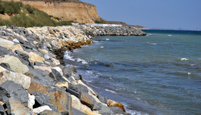 Vremea încurcă planurile privind poluarea marină de la navele scufundate acum 20 de ani - controldadl281317318110-1405078551.jpg