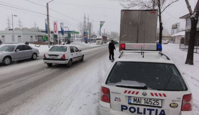 Controale în TRAFIC / Polițiștii și RAR verifică starea tehnică a mașinilor - controlintrafic-1420044361.jpg