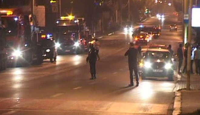 Lansatoare de rachete și tancuri pe străzile Constanței - convoi-1348918122.jpg