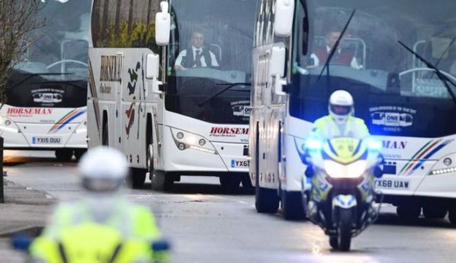 Convoi cu persoane din Italia, oprit la intrarea în București. O parte merg către Constanța! - convoi-1583950337.jpg