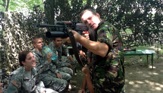Misiunile militarilor români  și americani, la final - cooperareinfanteristiromaniameri-1375803355.jpg