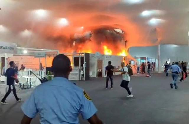 Panică la COP30. Un incendiu puternic a izbucnit în clădirea unde are loc summitul - cop30incendiuafp-1763711802.jpg