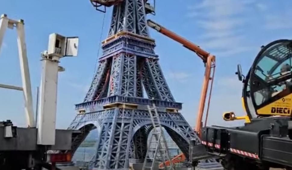 O copie a Turnului Eiffel, realizată din 1,3 tone de deșeuri, a devenit simbolul schimbărilor climatice la JO 2024 - copieturneiffelimprimanta3ddeseu-1721843115.jpg